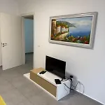 With Sea View 아파트