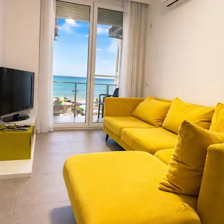 With Sea View דירה *